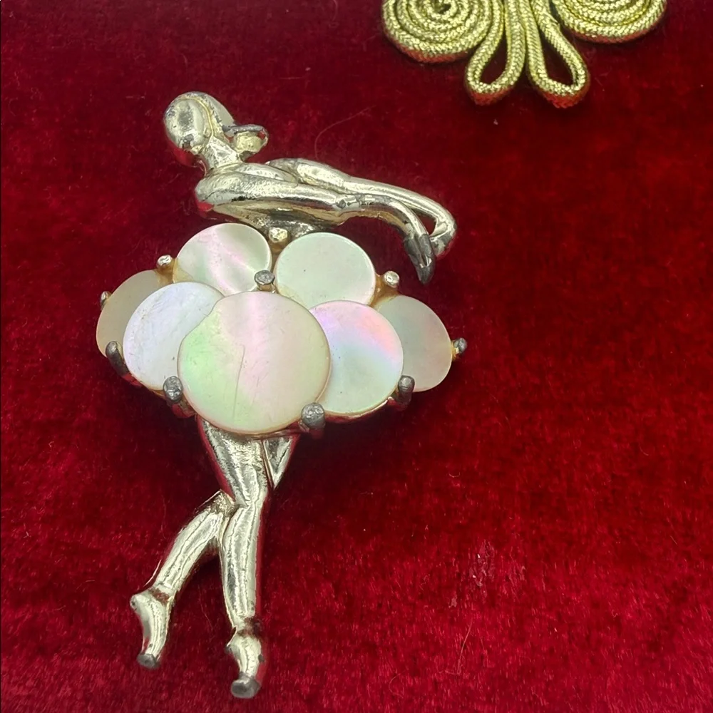 VTG goldtone ballerina embellished mother of pearl skirt brooch pin 2.25” READ